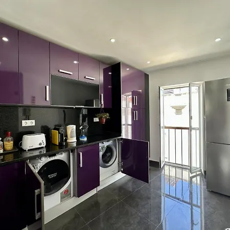 Amazing 3 Bedroom 5m To The At Old Town Of * Lagos