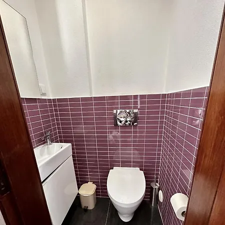 Amazing 3 Bedroom 5m To The At Old Town Of Apartment Lagos